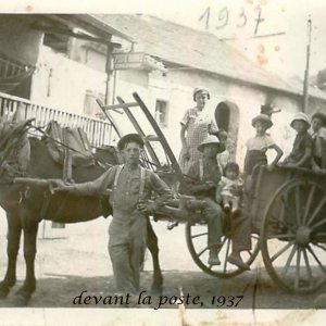 Devant la poste de Saint Auban d'Oze, 1937