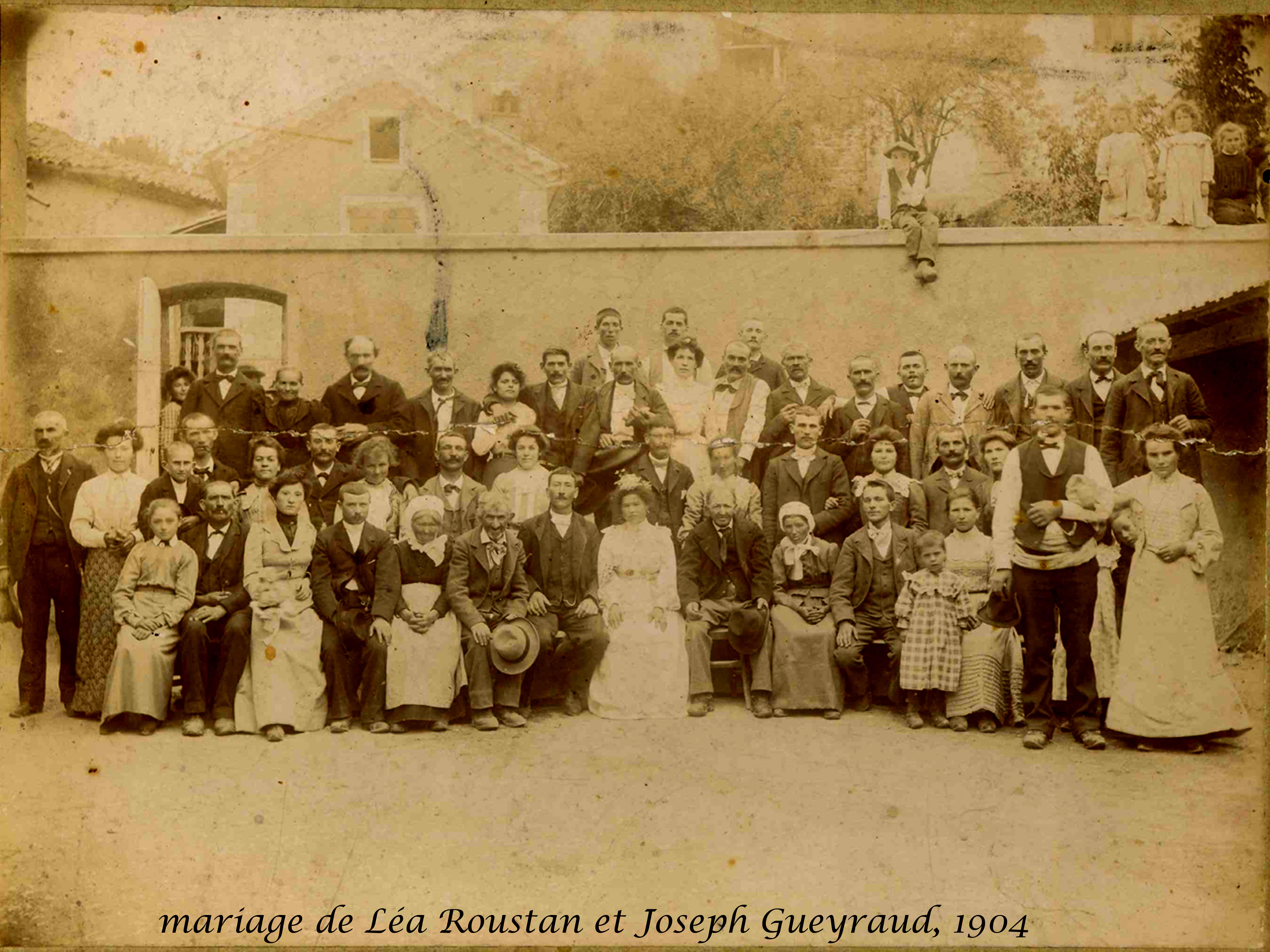 mariage_Joseph_Gueyraud_et_Lea_Roustan_1904_groupe_copie.jpg