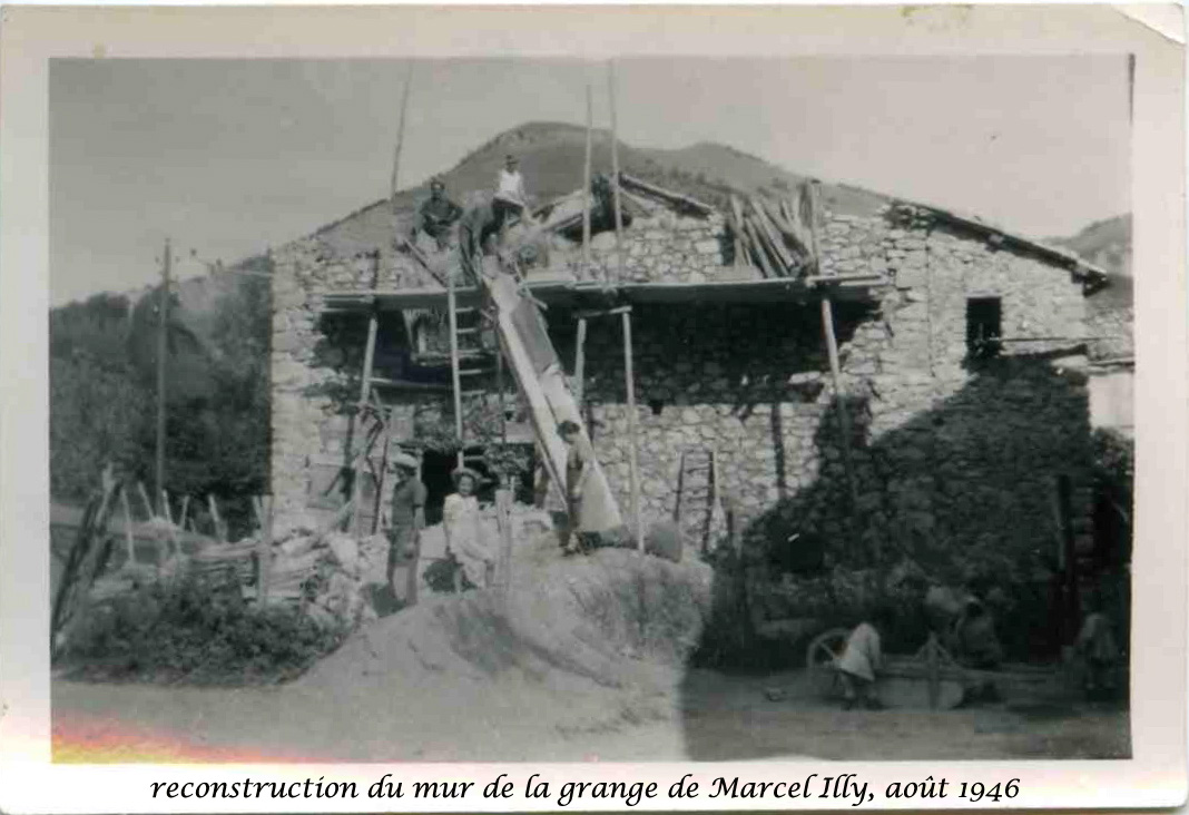 aout_1946_reconstruction_du_mur_de_la_grange_de_Marcel_Illy_.jpg